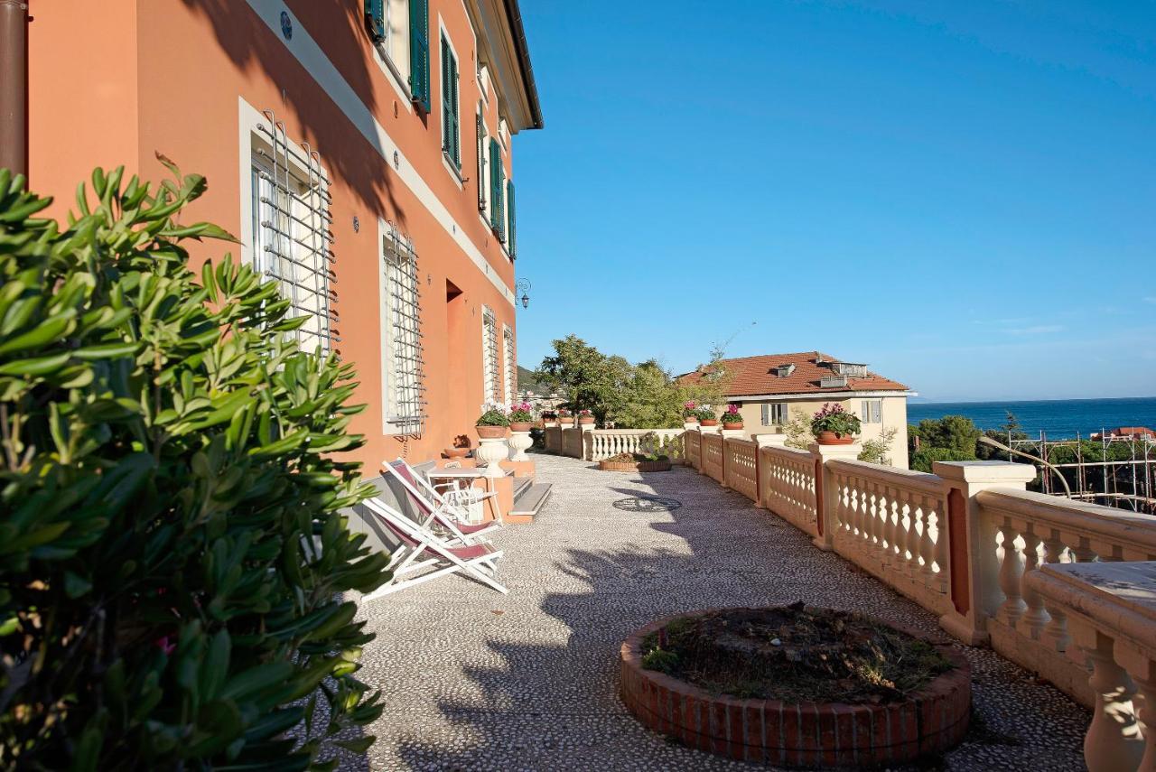 Trilocale In Villa Vista Mare Apt 3 Varraze Exterior foto